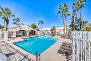 Photo #2: 2760177 Listing 