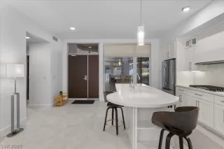 Photo #1: 2760181 Listing