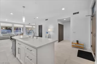 Photo #4: 2760181 Listing