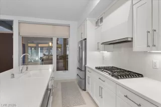 Photo #6: 2760181 Listing