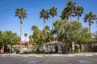 Photo #2: 2760197 Listing