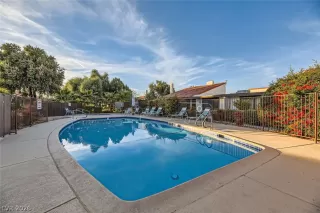 Photo #3: 2760237 Listing 