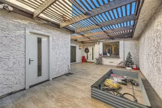 Photo #5: 2760237 Listing 