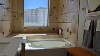 Photo #5: 2760246 Listing 