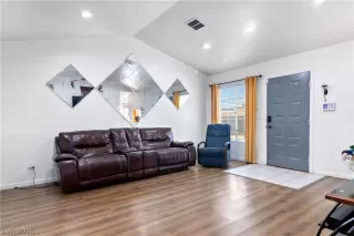 Photo #1: 2760260 Listing 