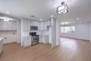 Photo #2: 2760268 Listing 