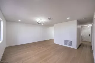 Photo #5: 2760268 Listing 