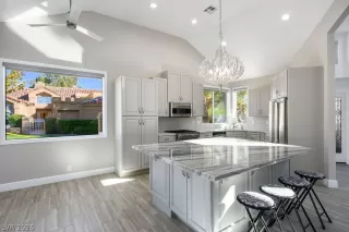 Photo #3: 2760269 Listing 