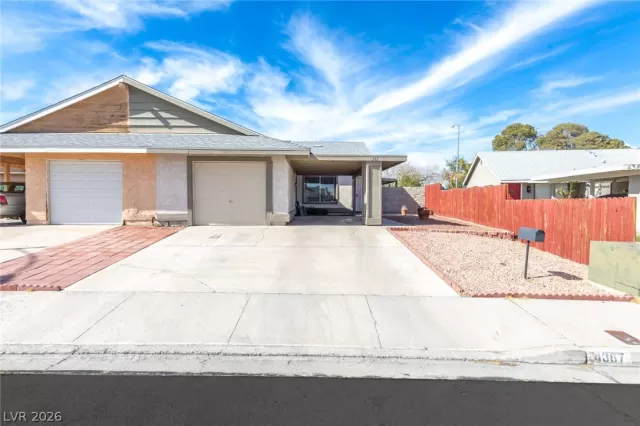 MLS: 2760293 Condo For Sale