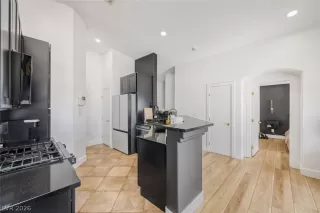 Photo #4: 2760299 Listing 