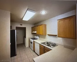 Photo #5: 2760340 Listing 