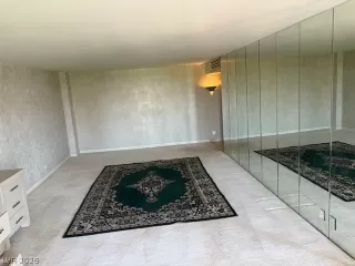 Photo #5: 2760372 Listing