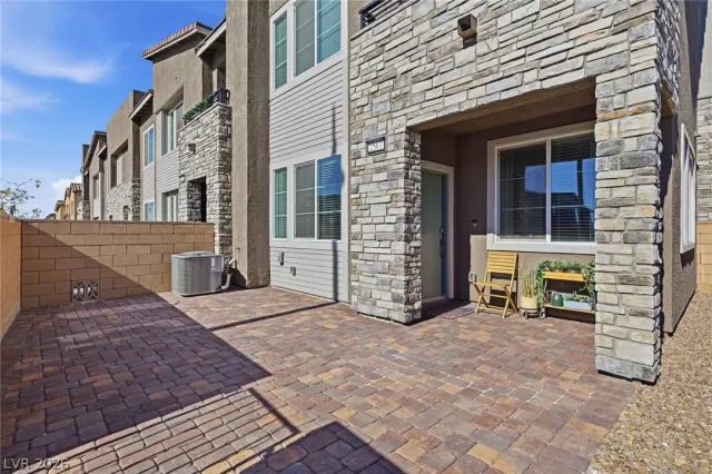 MLS: 2760401 Condo For Sale