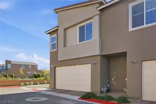 Photo #5: 2760401 Listing