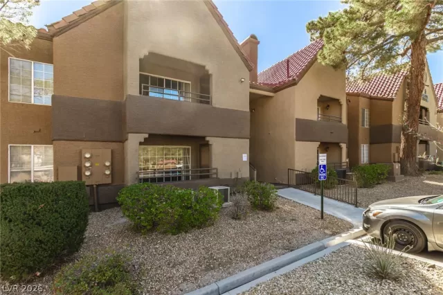 MLS: 2760490 Condo For Sale