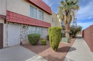 Photo #1: 2760568 Listing 