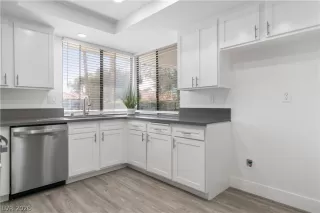 Photo #6: 2760581 Listing 