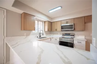 Photo #1: 2760583 Listing 