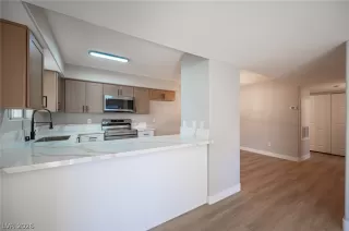 Photo #5: 2760583 Listing 