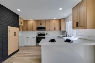 Photo #2: 2760604 Listing 