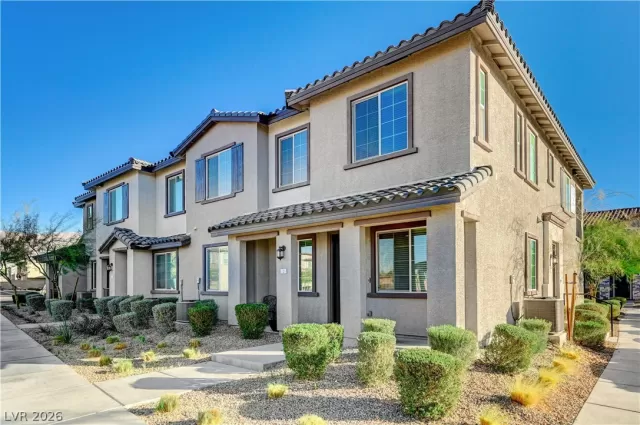 MLS: 2760623 Condo For Sale