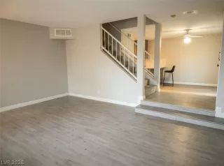 Photo #3: 2760637 Listing