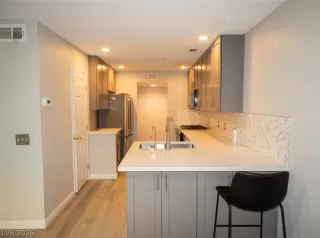 Photo #4: 2760637 Listing