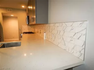 Photo #6: 2760637 Listing