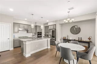 Photo #5: 2760643 Listing 