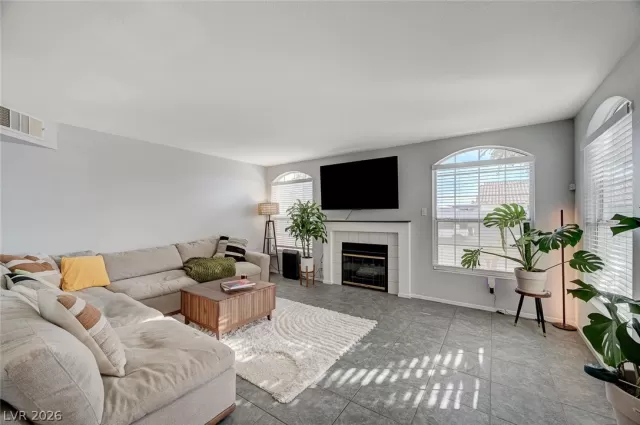 MLS: 2760649 Condo For Sale