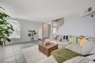 Photo #3: 2760649 Listing 