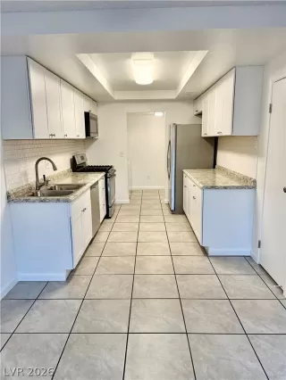 Photo #1: 2760663 Listing 