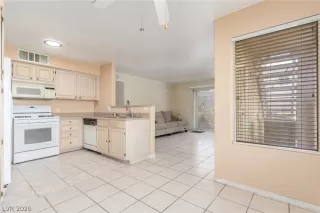 Photo #2: 2760740 Listing