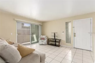 Photo #6: 2760740 Listing