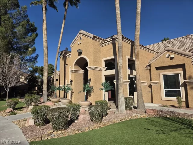 MLS: 2760759 Condo For Sale