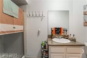 Photo #6: 2760783 Listing