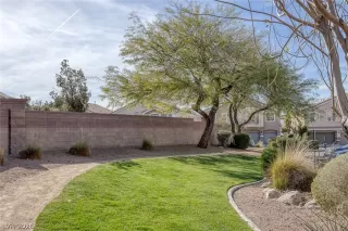 Photo #3: 2760784 Listing