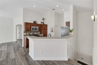 Photo #5: 2760784 Listing