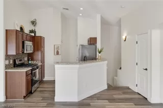 Photo #6: 2760784 Listing