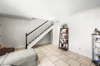 Photo #5: 2760839 Listing