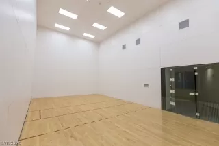 Photo #3: 2760846 Listing