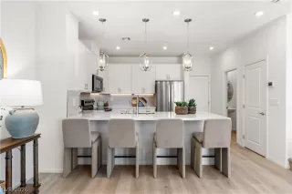 Photo #3: 2760875 Listing