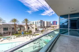 Photo #2: 2760920 Listing 