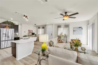 Photo #6: 2760928 Listing