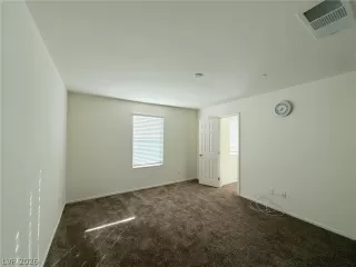 Photo #5: 2760994 Listing