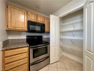 Photo #6: 2761057 Listing 