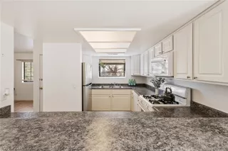 Photo #6: 2761086 Listing 