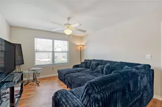 Photo #2: 2761098 Listing 