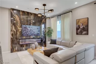 Photo #5: 2761128 Listing 