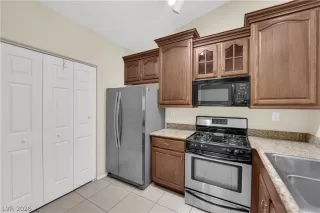 Photo #2: 2761158 Listing 